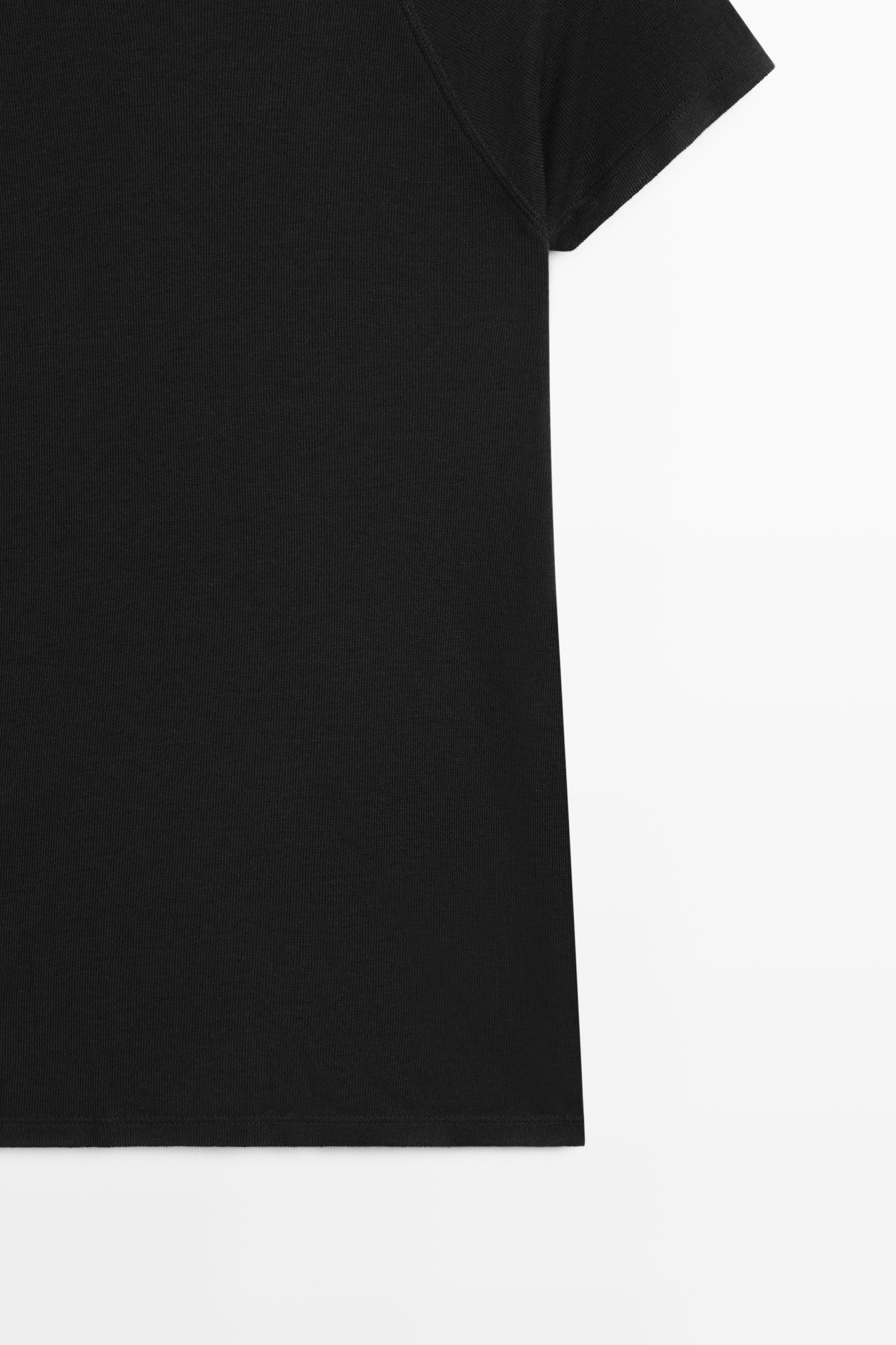Short sleeve raglan T-shirt